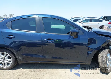 2017 Toyota Yaris Ia из США, поврежденный, VIN 3MYDLBYV3HY192036